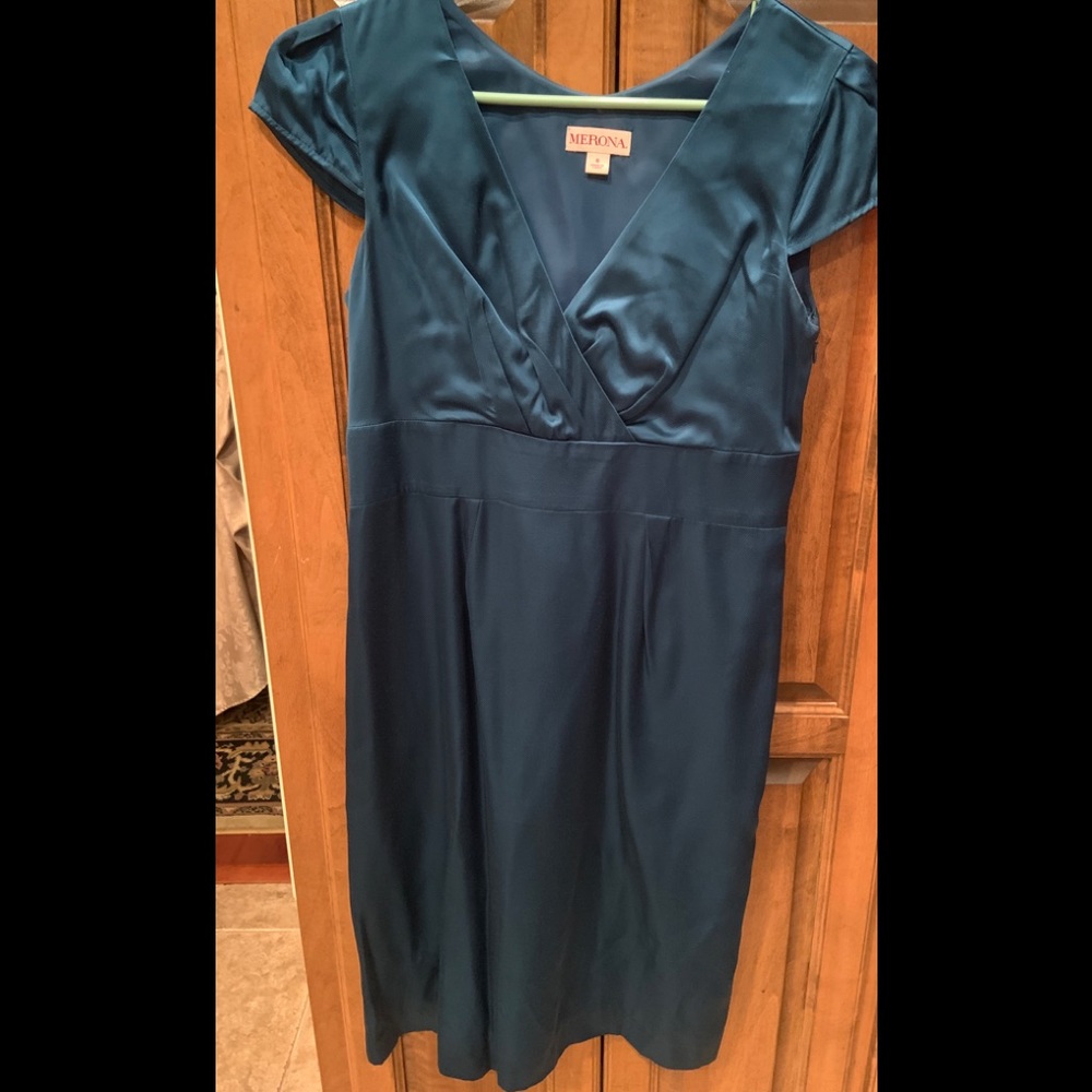 Cap sleeved dress.